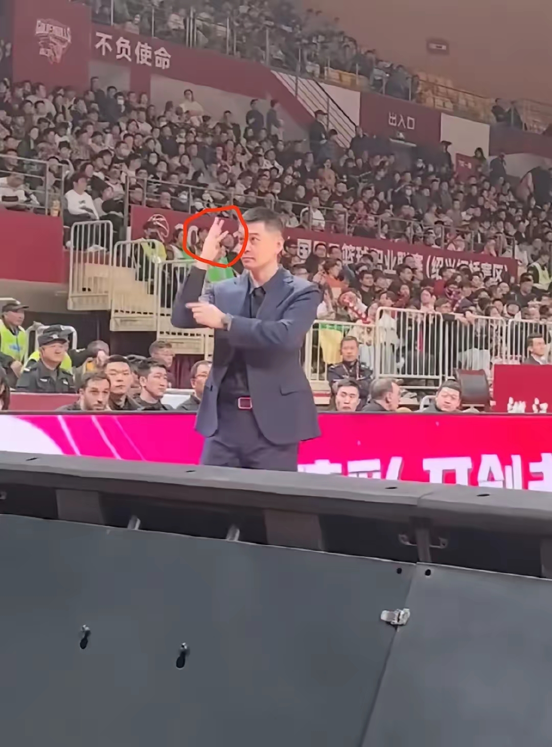 包含辽宁本土球员崭露头角，成为队伍中流砥柱的词条